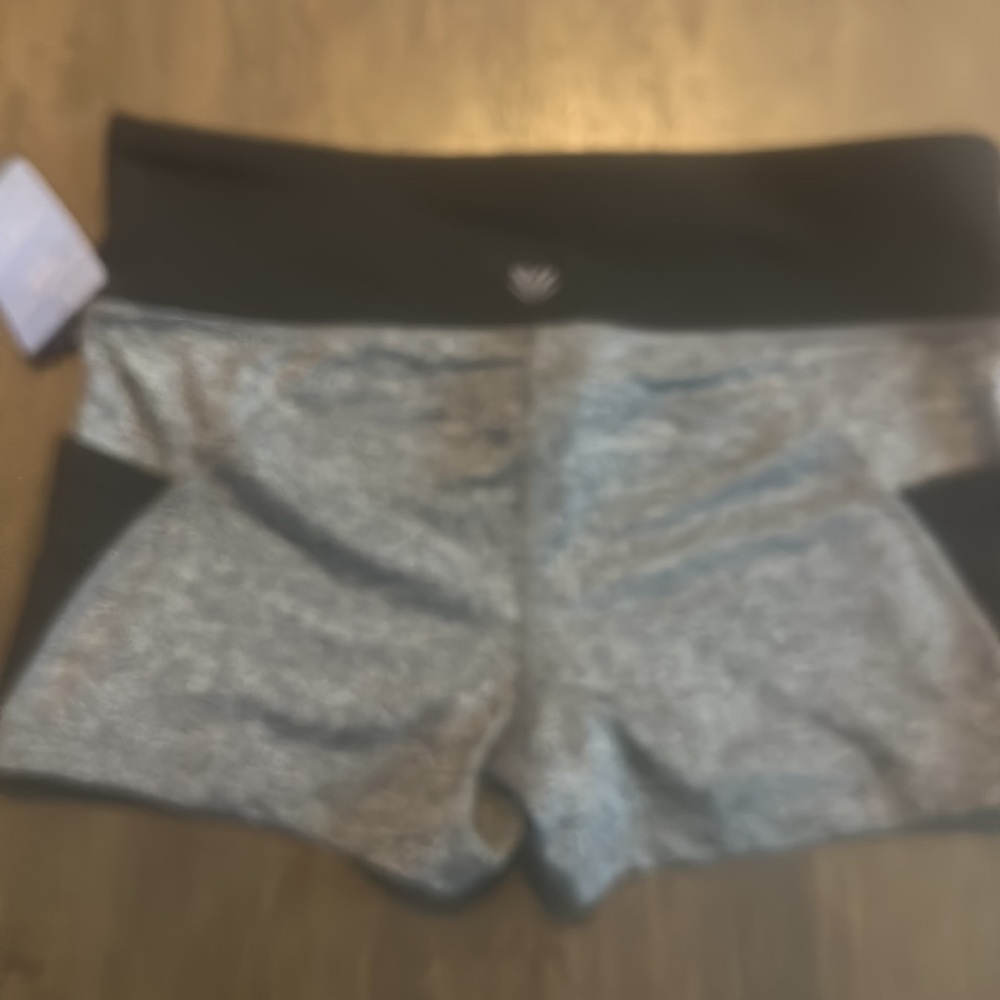NWT forever 21 workout shorts size medium - Picture 5 of 11